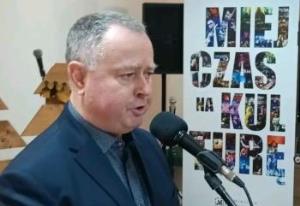 ŚPIEWAJĄCY TAKSÓWKARZ