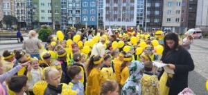 Stary Rynek rozświetlił się żółtym kolorem
